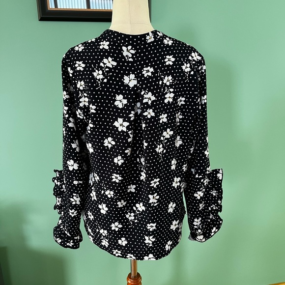 Veronica Maine Navy flower blouse - Picture 2 of 5